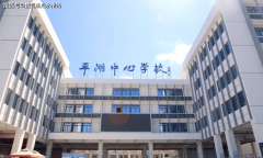 规划有跷跷板、秋千、儿童攀爬梯、滑滑梯等玩